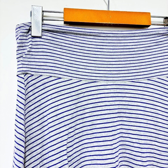 ๐5/40$ ๐ GAP Purple & Grey Striped Skirt | Small โข - Picture 2 of 6